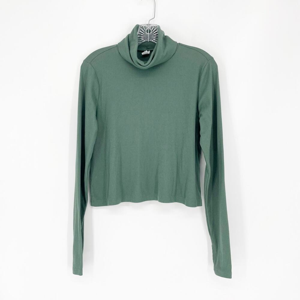 Old Navy Ultralite Long Sleeve Turtleneck Top Size Small